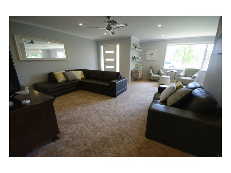 7 Warren Drive, Deniliquin NSW 2710