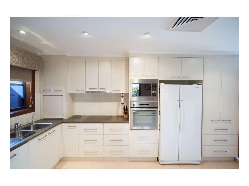 425 George St, Deniliquin NSW 2710