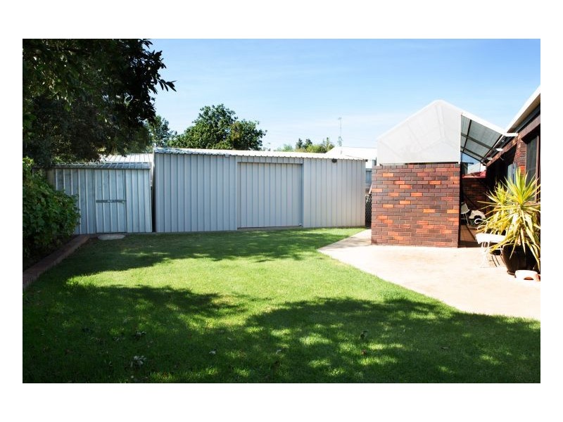 425 George St, Deniliquin NSW 2710