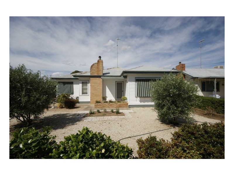 321 Wood St, Deniliquin NSW 2710