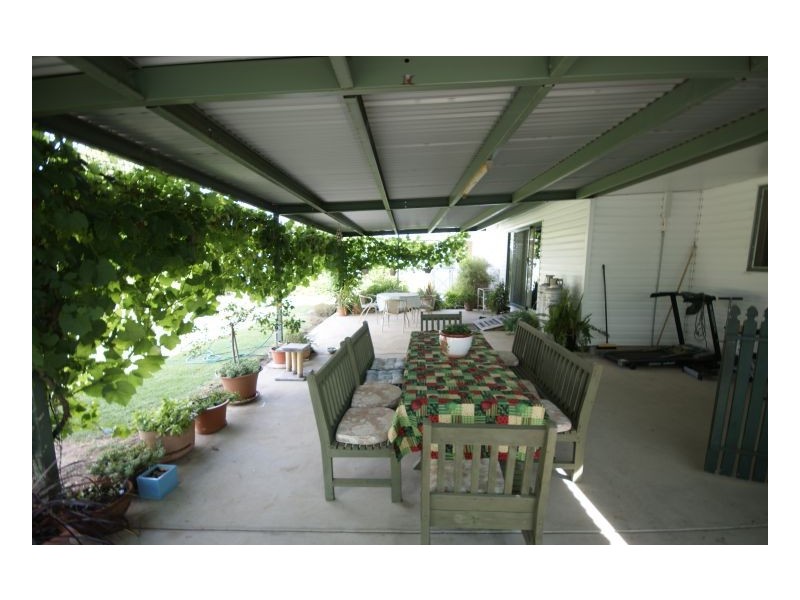 321 Wood St, Deniliquin NSW 2710