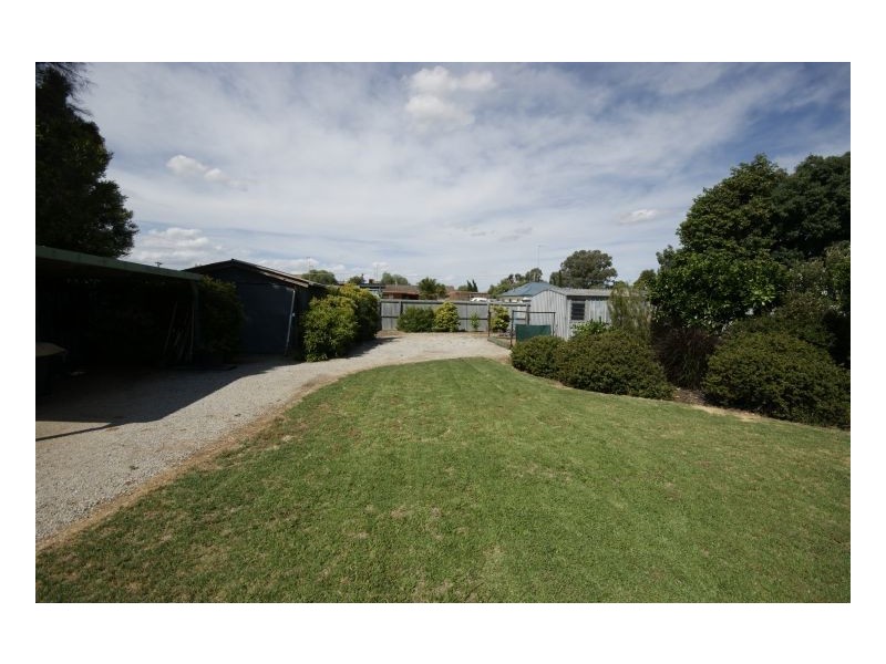 321 Wood St, Deniliquin NSW 2710