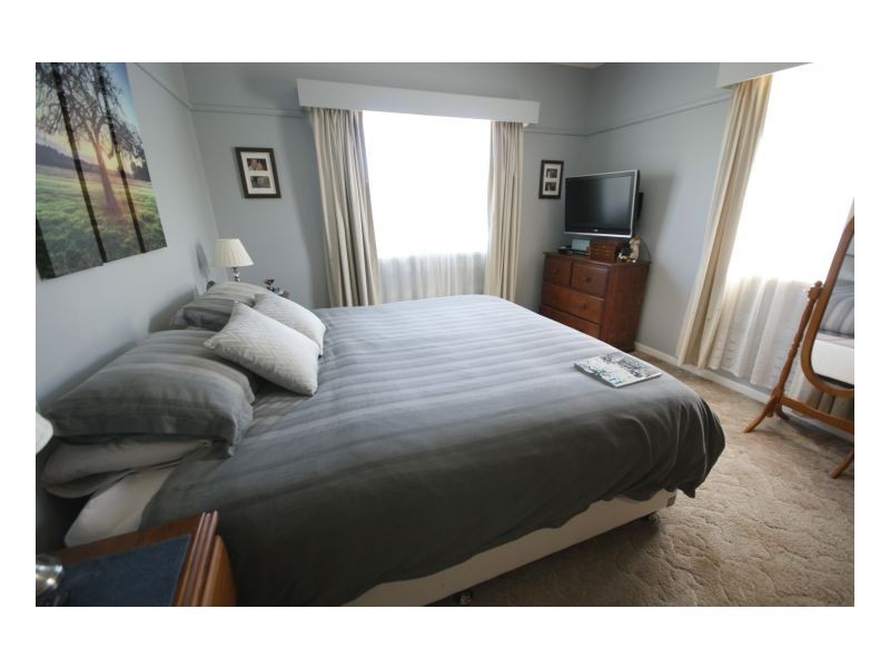 99 Hunter St, Deniliquin NSW 2710