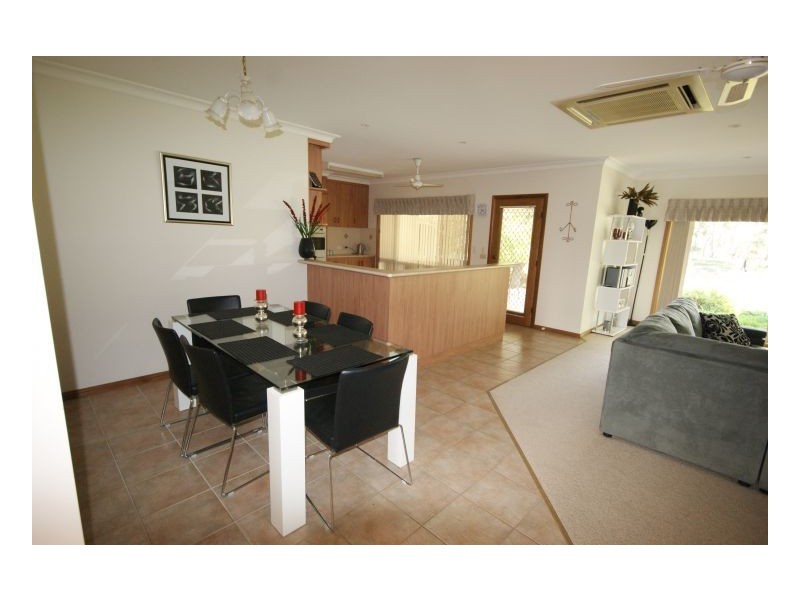523a St Michael St, Deniliquin NSW 2710