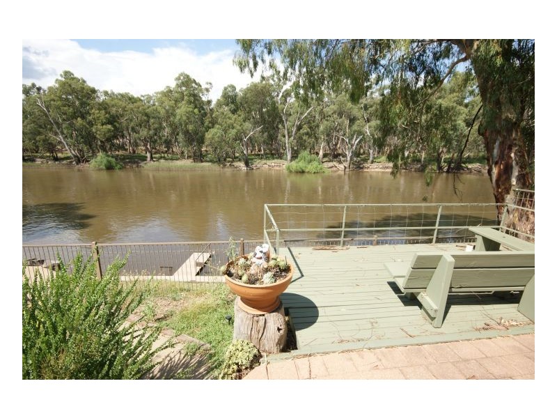 523a St Michael St, Deniliquin NSW 2710