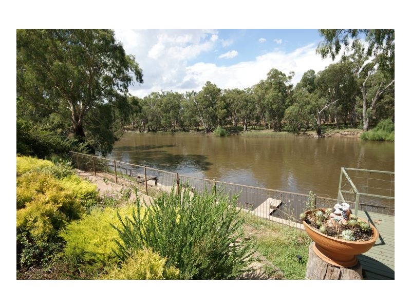 523a St Michael St, Deniliquin NSW 2710