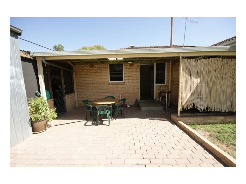 96 Decimus Street, Deniliquin NSW 2710