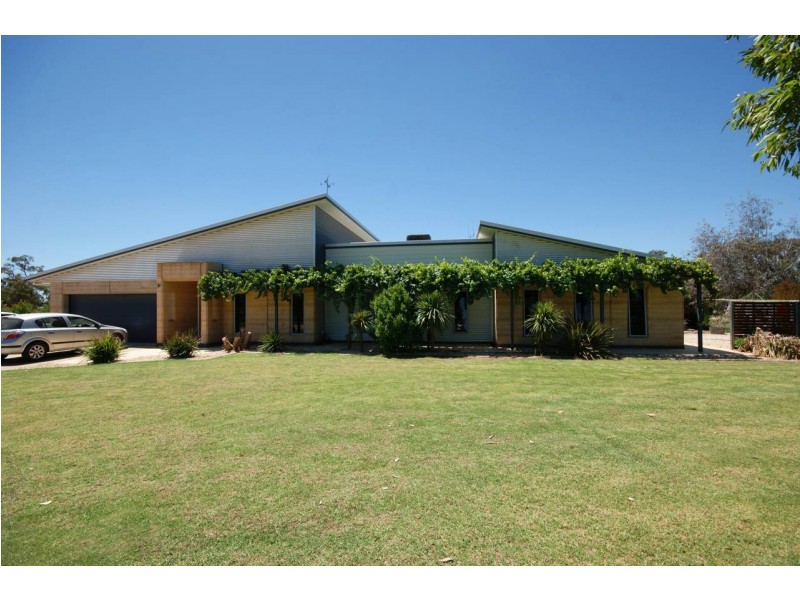 326 Wakool Rd, Deniliquin NSW 2710