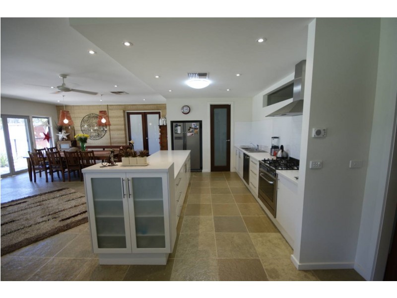 326 Wakool Rd, Deniliquin NSW 2710