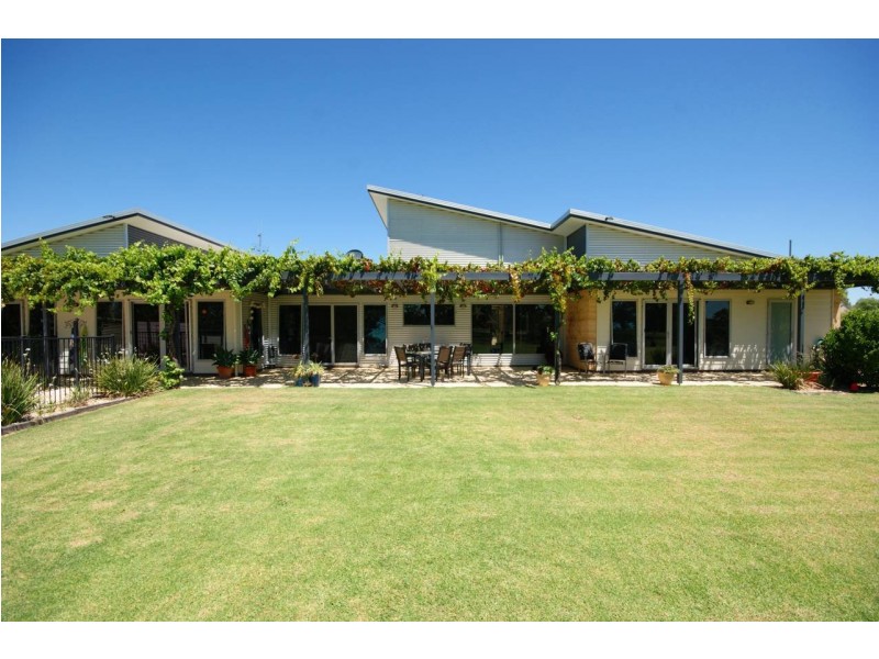 326 Wakool Rd, Deniliquin NSW 2710