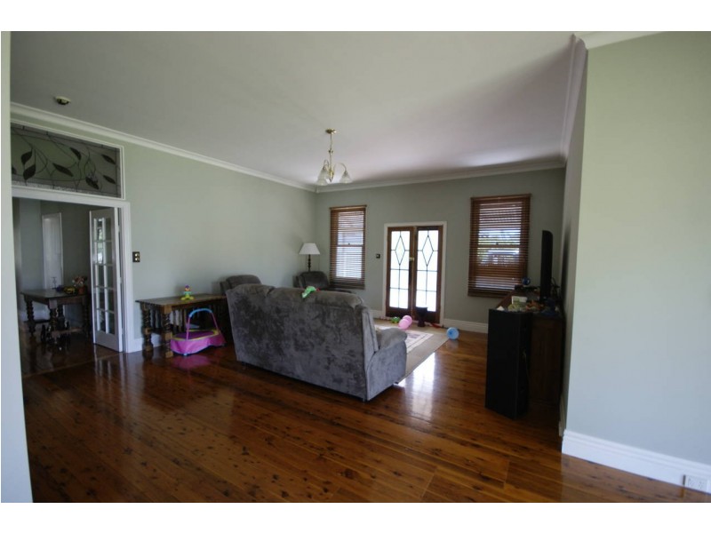 409 Harfleur Street, Deniliquin NSW 2710