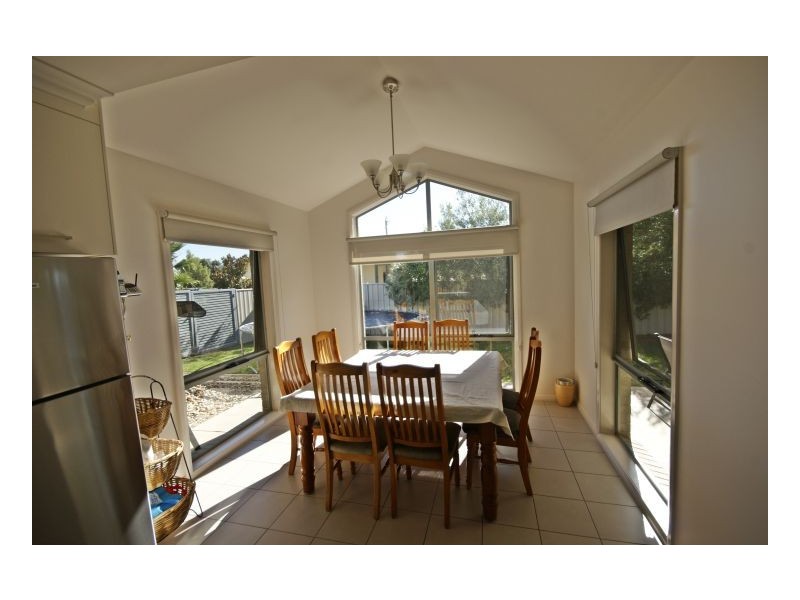 140 McMillan Street, Deniliquin NSW 2710