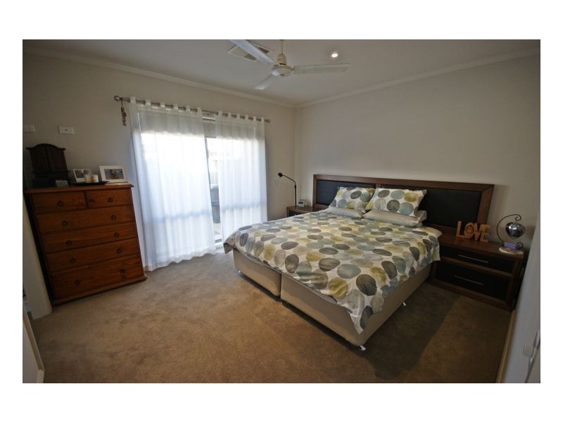 140 McMillan Street, Deniliquin NSW 2710