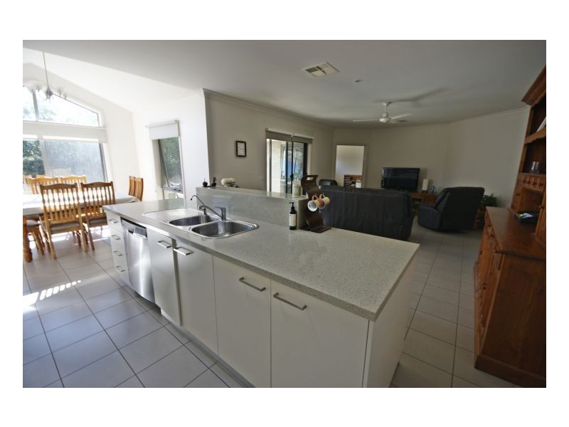 140 McMillan Street, Deniliquin NSW 2710