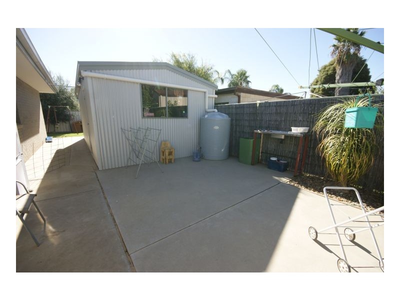 140 McMillan Street, Deniliquin NSW 2710