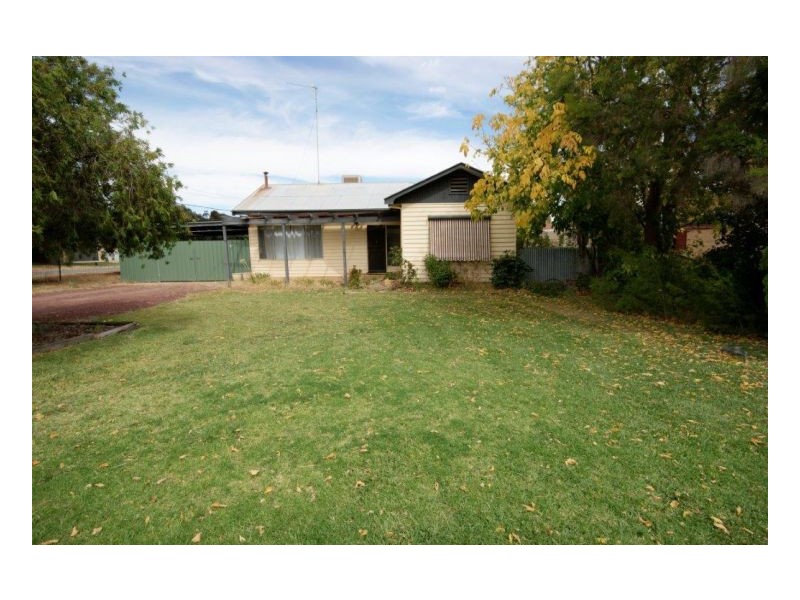 224 Henry Street, Deniliquin NSW 2710