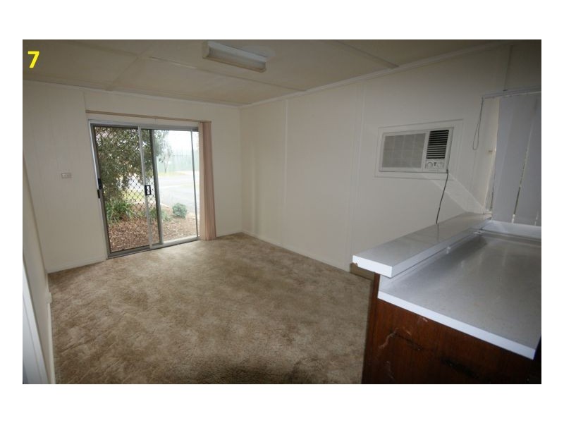 135-137 Wirraway Drive, Deniliquin NSW 2710