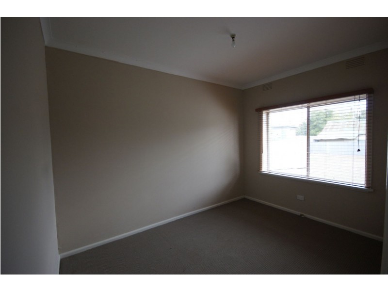 2/306 Wick Street, Deniliquin NSW 2710