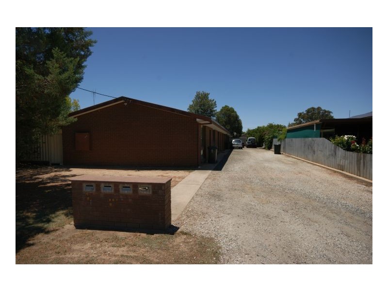 261 Victoria Street, Deniliquin NSW 2710