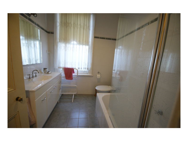 363 Trickett St, Deniliquin NSW 2710