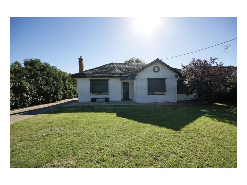 341 Sloane Street, Deniliquin NSW 2710