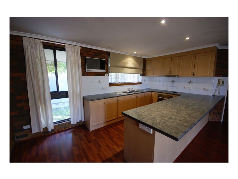 2/425 Harfleur Street, Deniliquin NSW 2710