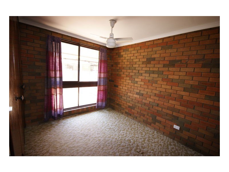 2/425 Harfleur Street, Deniliquin NSW 2710