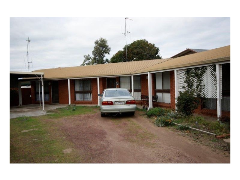 2/425 Harfleur Street, Deniliquin NSW 2710