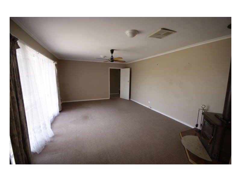 210 Victoria St, Deniliquin NSW 2710