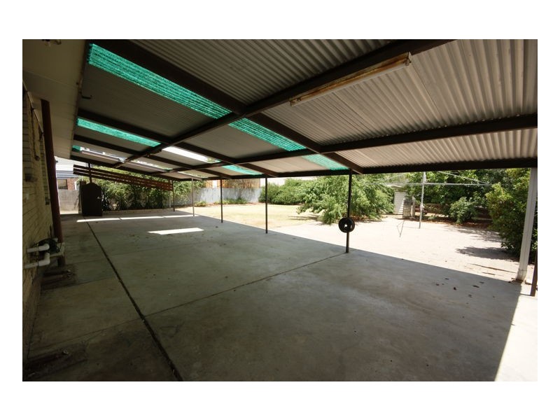 210 Victoria St, Deniliquin NSW 2710