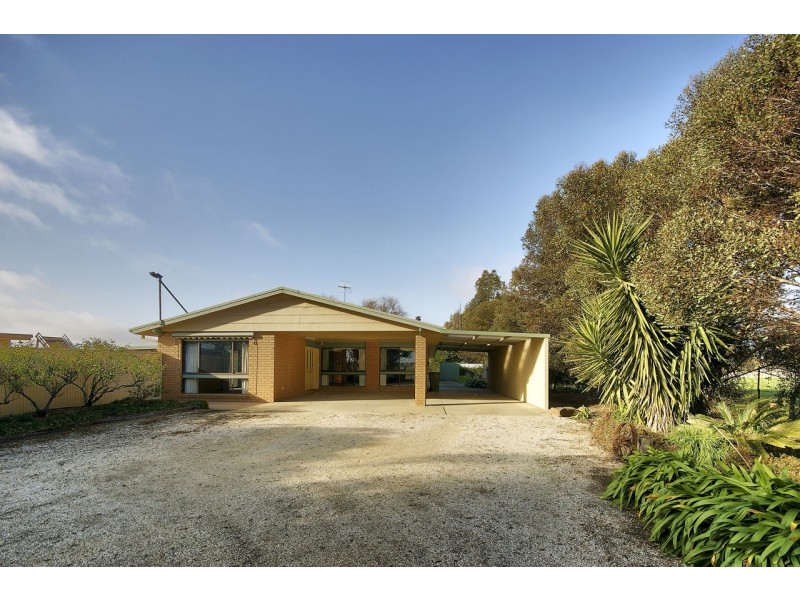 87 Old Racecourse Road, Deniliquin NSW 2710