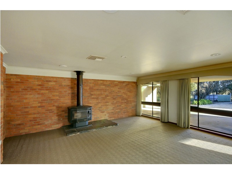 87 Old Racecourse Road, Deniliquin NSW 2710