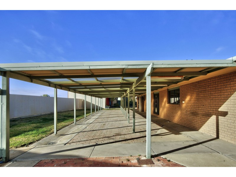 87 Old Racecourse Road, Deniliquin NSW 2710