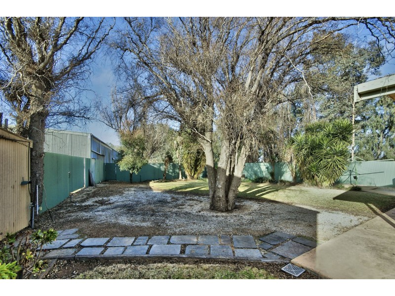 87 Old Racecourse Road, Deniliquin NSW 2710