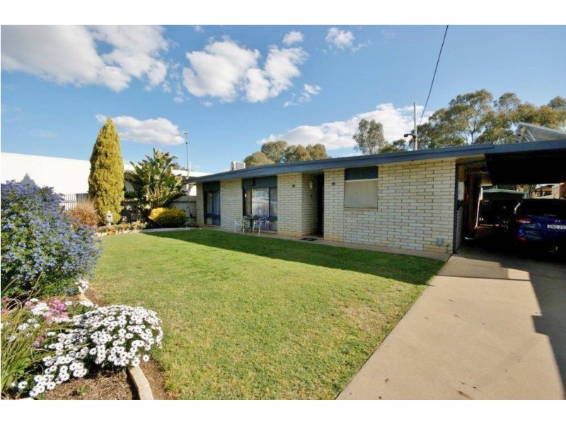 348 Victoria St, Deniliquin NSW 2710