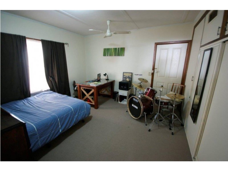 348 Victoria St, Deniliquin NSW 2710