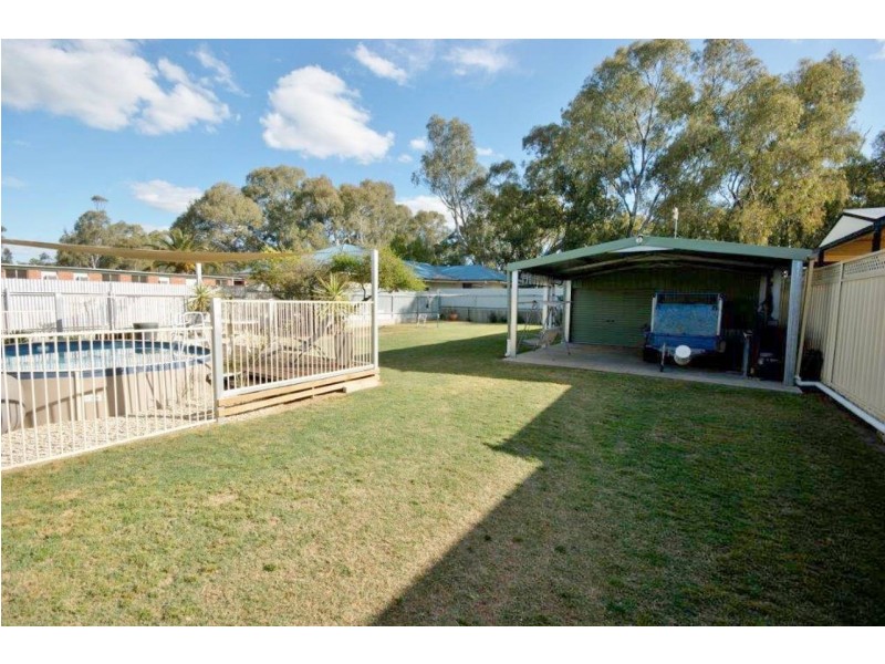 348 Victoria St, Deniliquin NSW 2710
