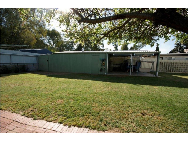 348 Victoria St, Deniliquin NSW 2710