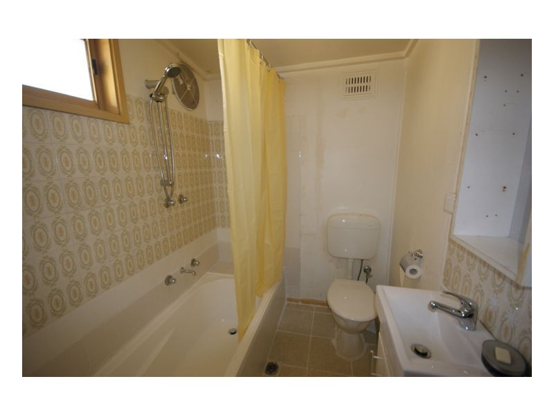 5 Robertson Crescent, Deniliquin NSW 2710