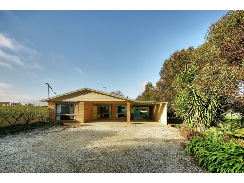 87 Old Racecourse Road, Deniliquin NSW 2710