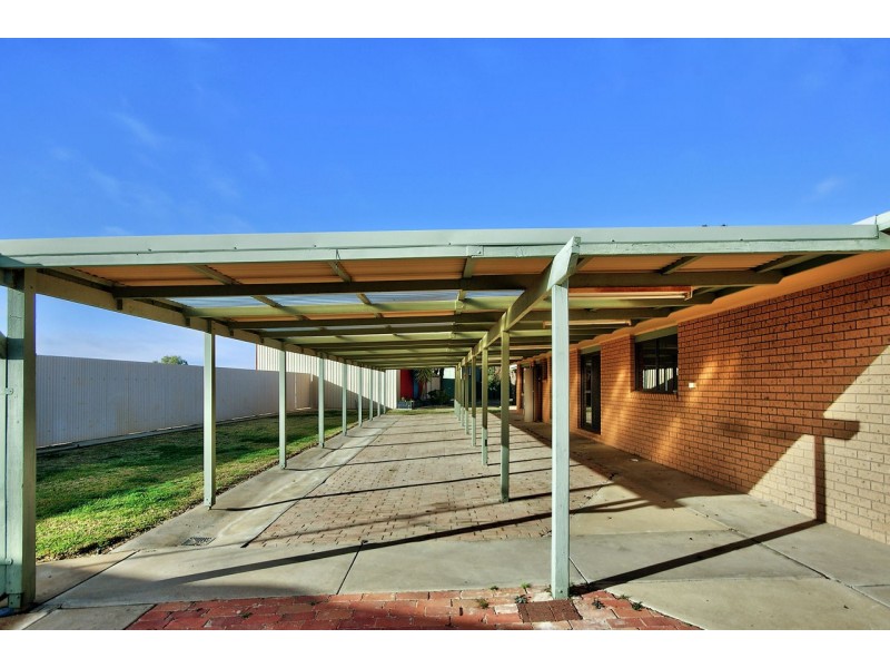 87 Old Racecourse Road, Deniliquin NSW 2710