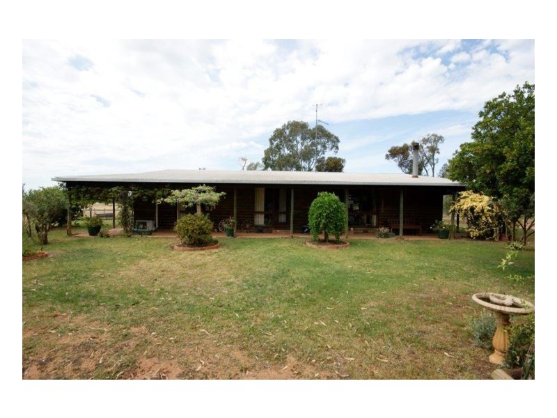 454 Todds Road, Deniliquin NSW 2710