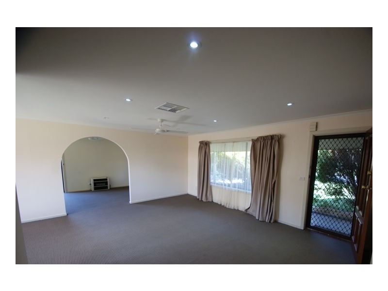 119 Decimus Street, Deniliquin NSW 2710