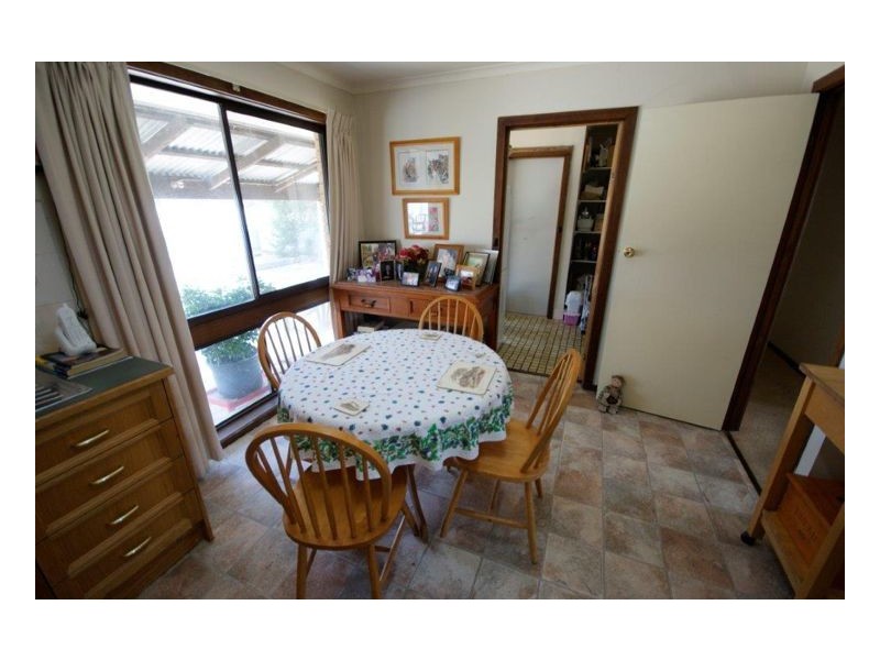 99 Burton Street, Deniliquin NSW 2710