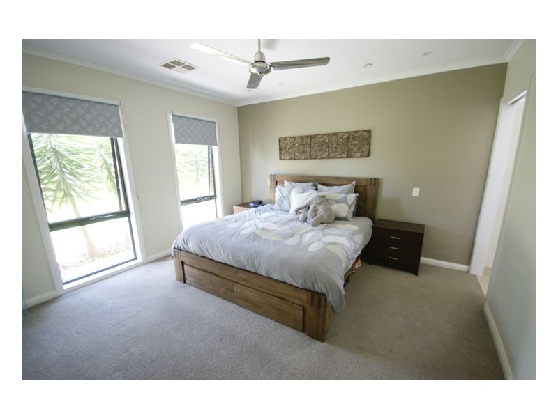 147 McMillan Street, Deniliquin NSW 2710