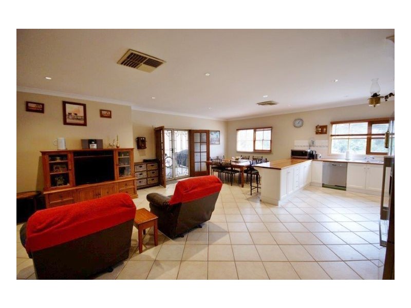 180-182 Finley Road, Deniliquin NSW 2710