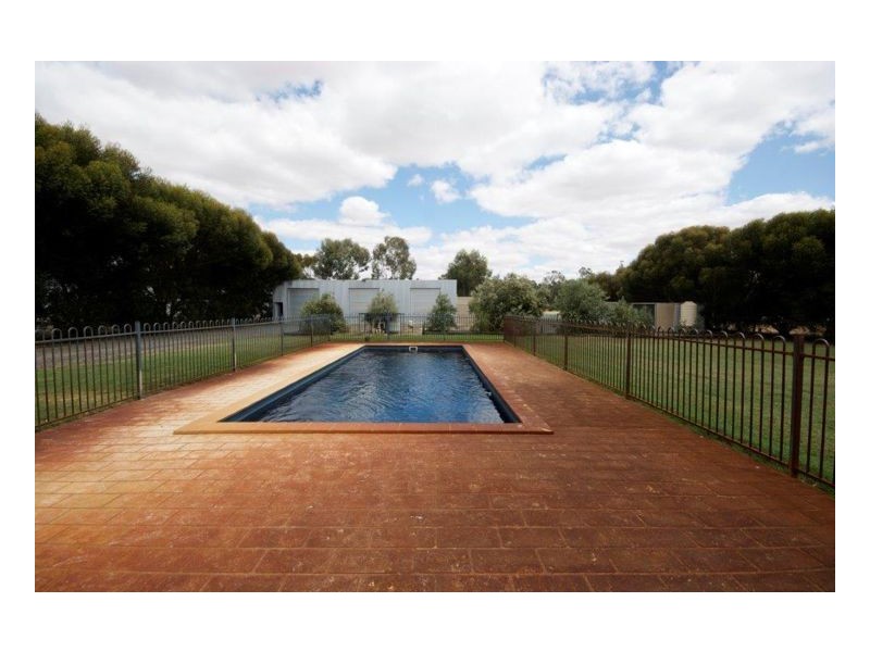 180-182 Finley Road, Deniliquin NSW 2710