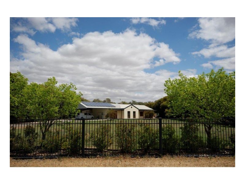180-182 Finley Road, Deniliquin NSW 2710