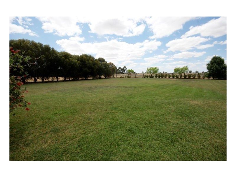 180-182 Finley Road, Deniliquin NSW 2710