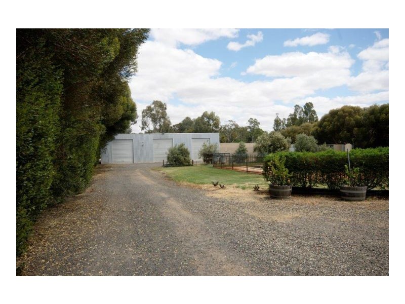 180-182 Finley Road, Deniliquin NSW 2710